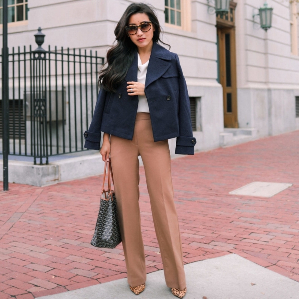 《 Ann Taylor 》 NWT Cropped Twill Trench